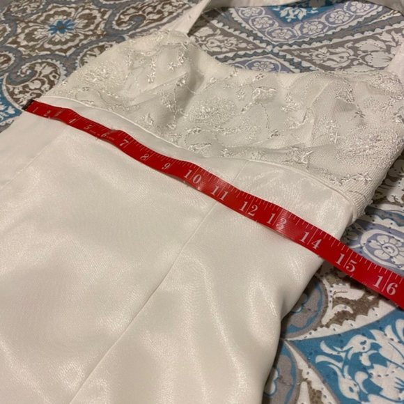 Ivory Wedding Dress - Size 6 - Picture 13 of 13
